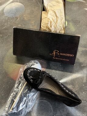 b. makowsky Black Suede Chain Trim Loafers